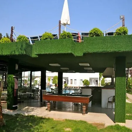 מלון Cherry טורגוטריס